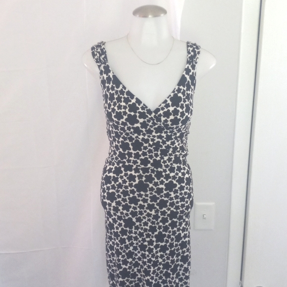 Elegant Black and White Floral Dress Xs - Picture 5 of 6